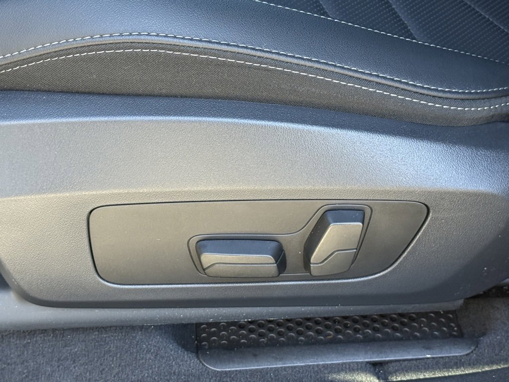 Used 2025 BMW X2 xDrive28i w/ Technology Package image 21