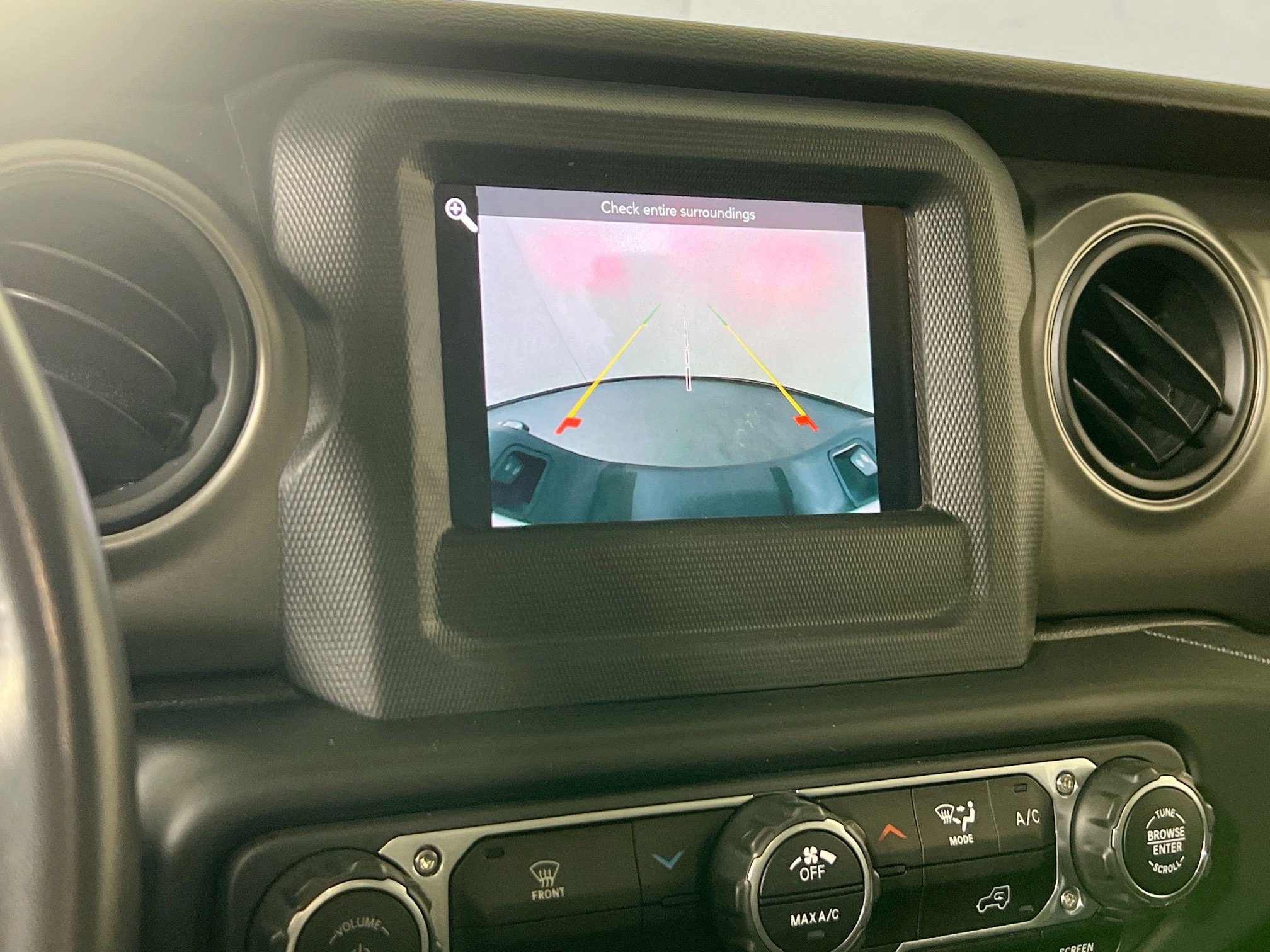 Used 2022 Jeep Gladiator Willys image 13