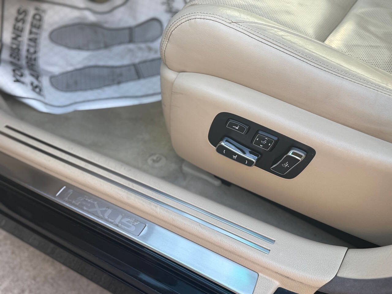 Used 2013 Lexus LS 460 w/ Comfort Pkg image 18