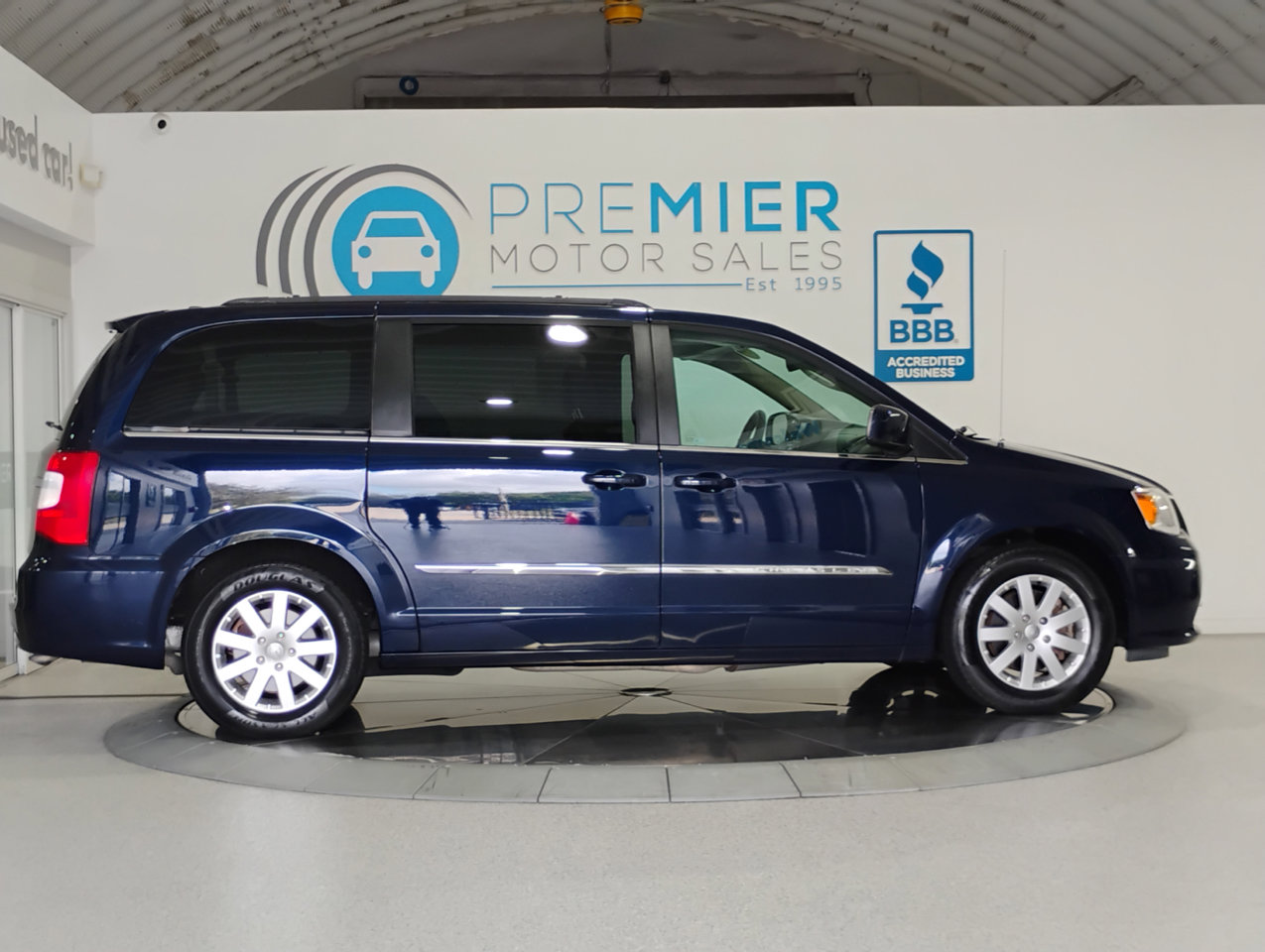Used 2016 Chrysler Town & Country Touring image 89