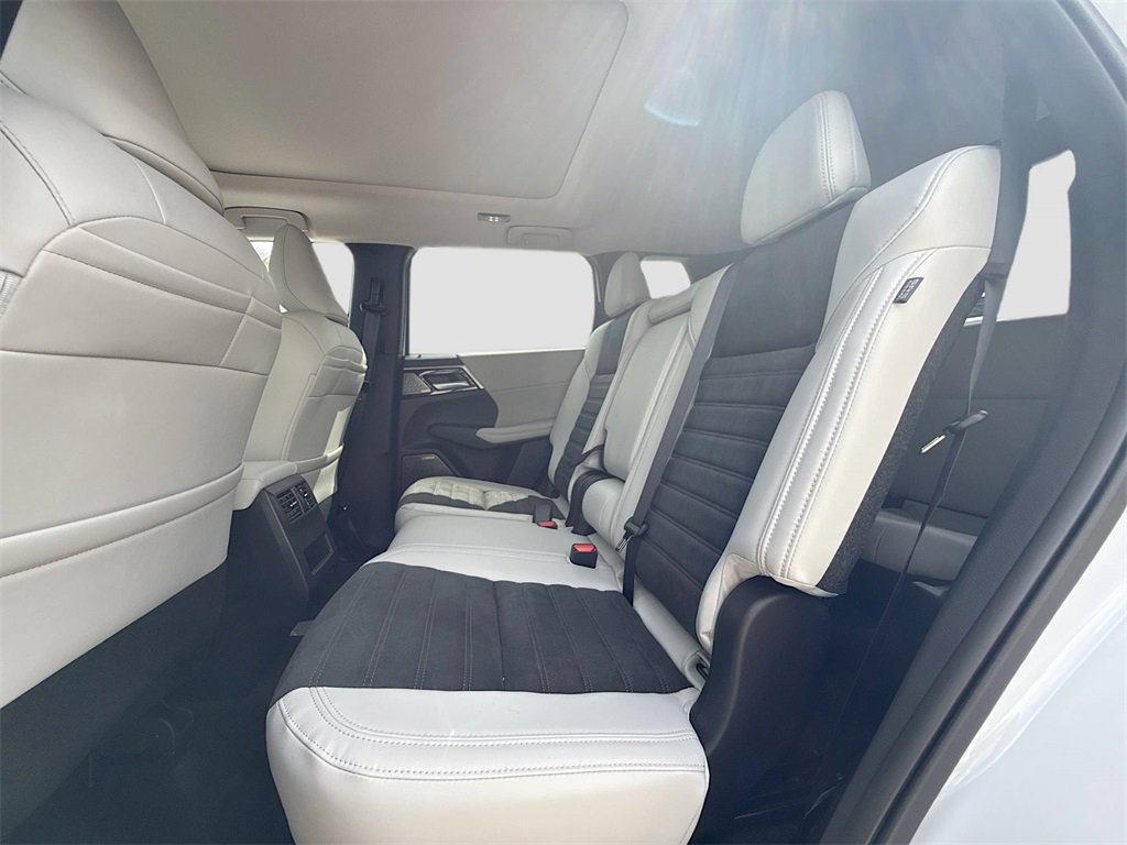 New 2025 Mitsubishi Outlander SE image 26