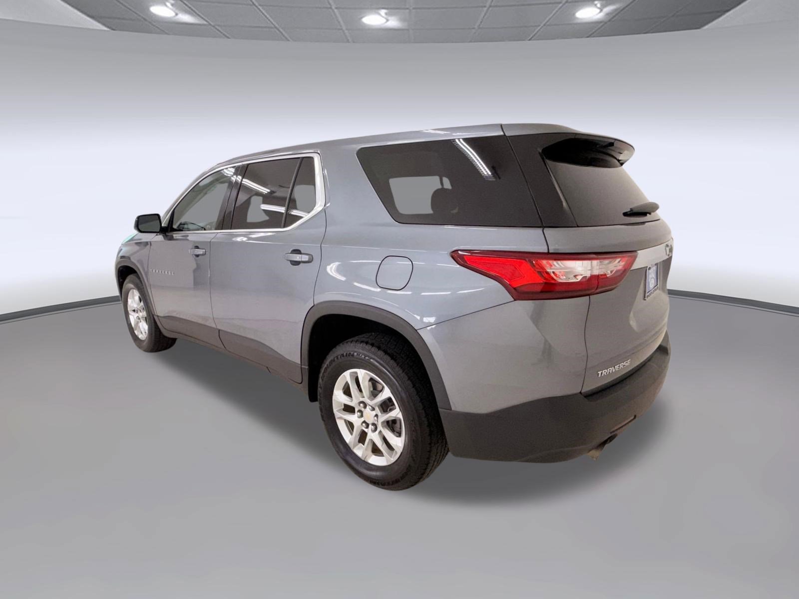 Used 2020 Chevrolet Traverse LS w/ LPO, Floor Liner Package FWD image 3