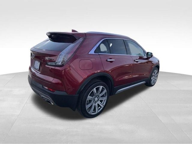 Used 2023 Cadillac XT4 Premium Luxury w/ Technology Package FWD image 4