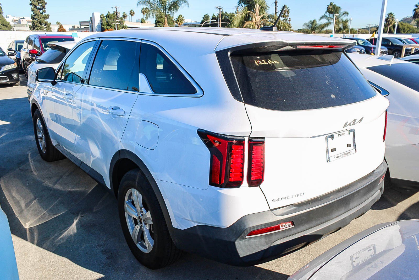 Used 2023 Kia Sorento LX image 2