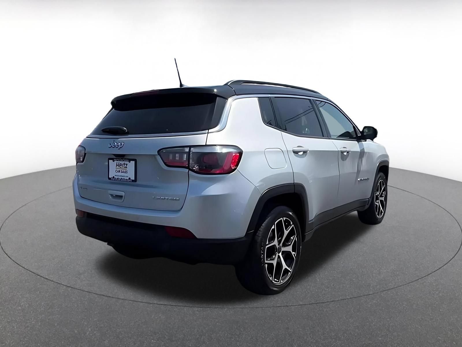 Used 2025 Jeep Compass Limited AWD/4WD image 11