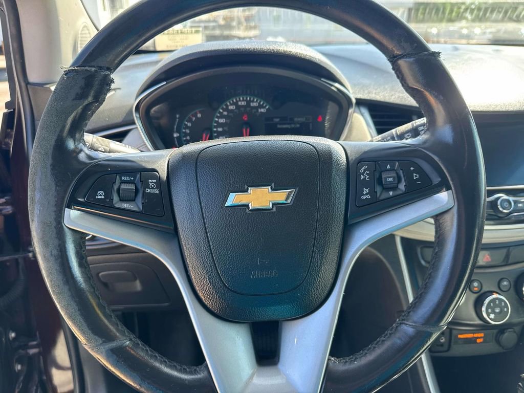 Used 2021 Chevrolet Trax LT w/ Driver Confidence Package image 30