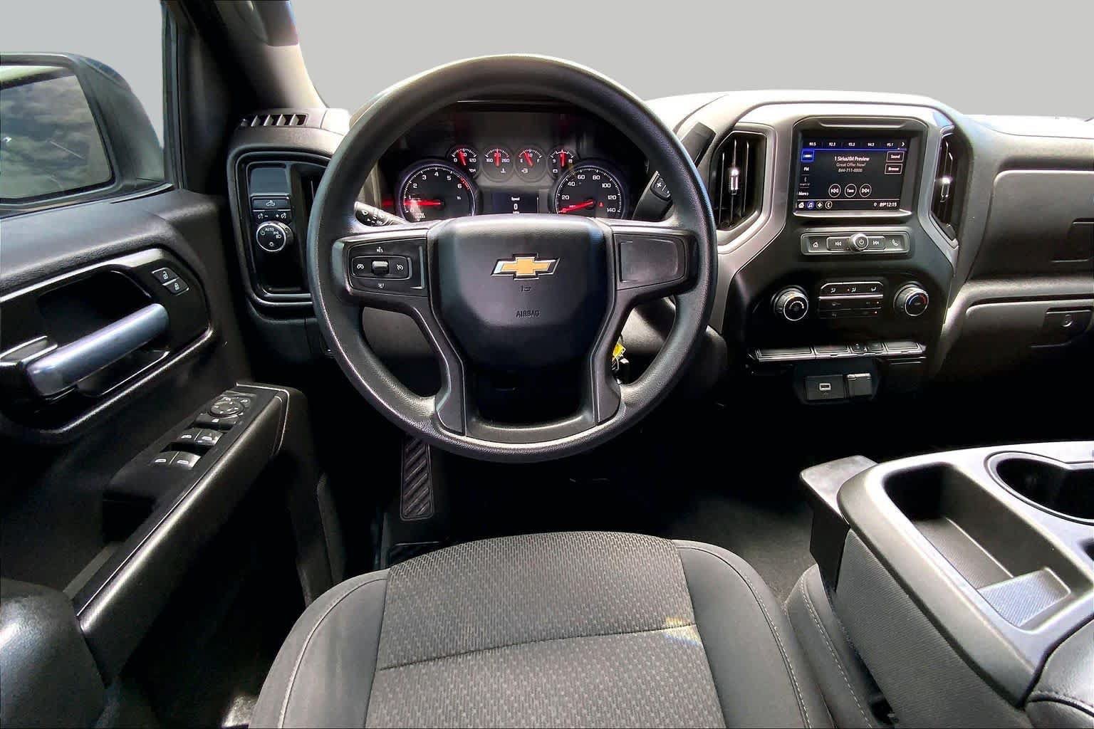 Used 2020 Chevrolet Silverado 1500 Custom w/ Infotainment Package RWD image 5