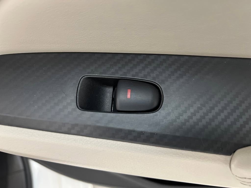 Used 2024 Nissan Altima 2.5 SV image 16