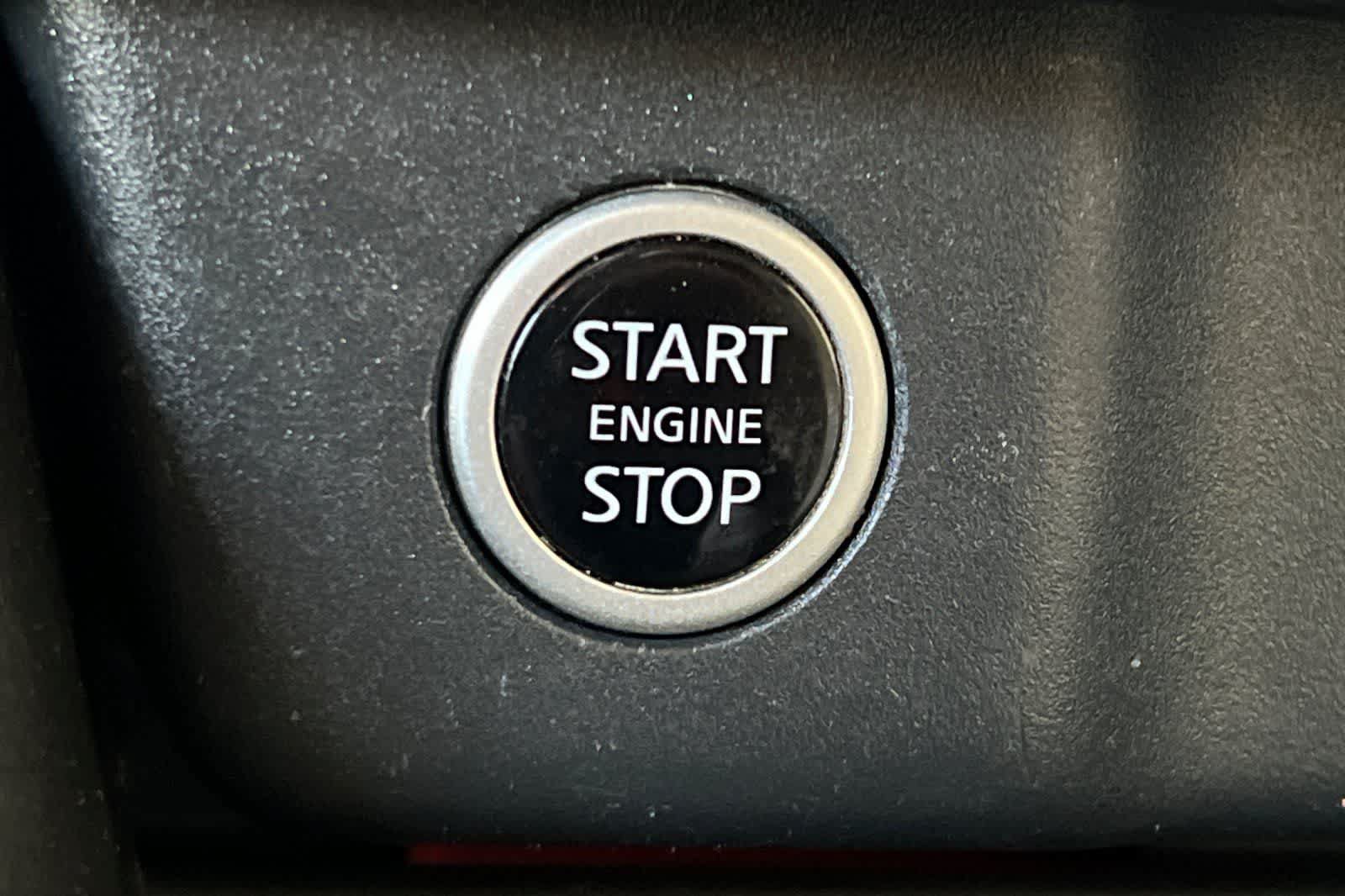 Used 2023 Nissan Rogue SV FWD image 28