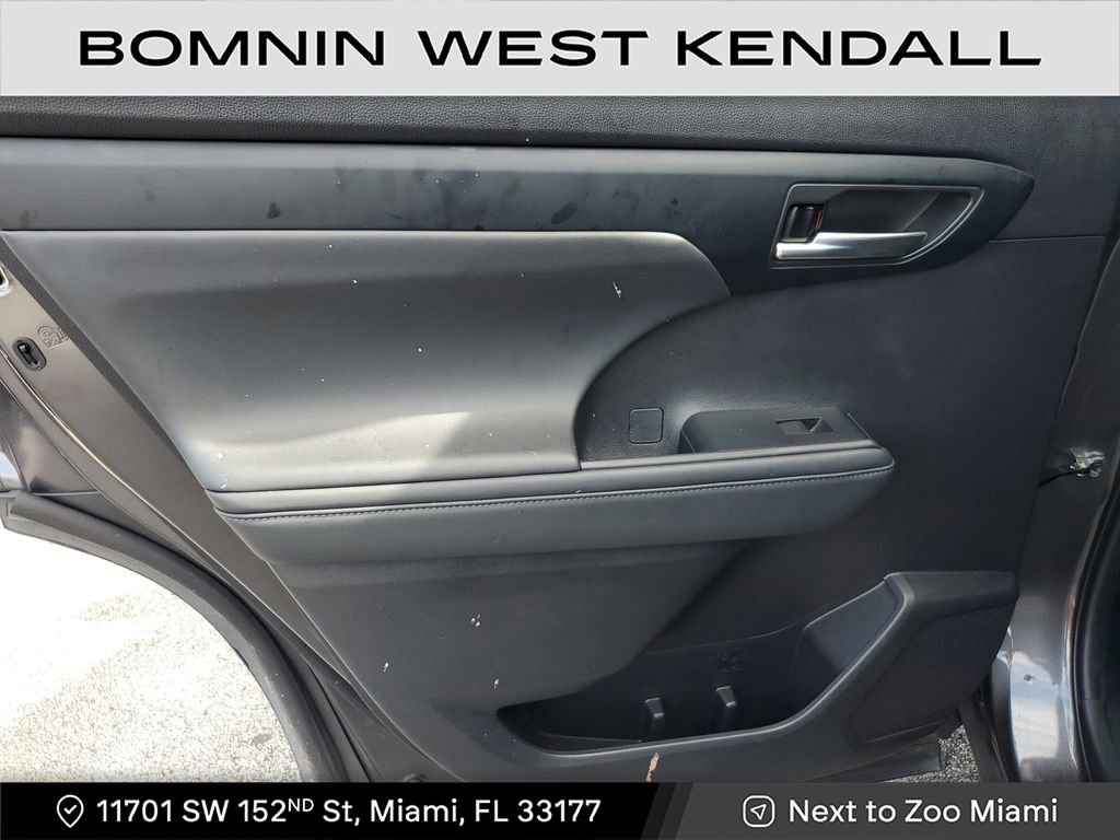 Used 2022 Toyota Highlander XLE image 20