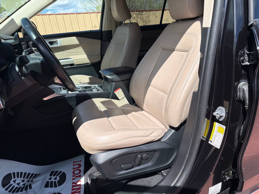Used 2022 Ford Explorer XLT w/ Equipment Group 202A AWD/4WD image 12