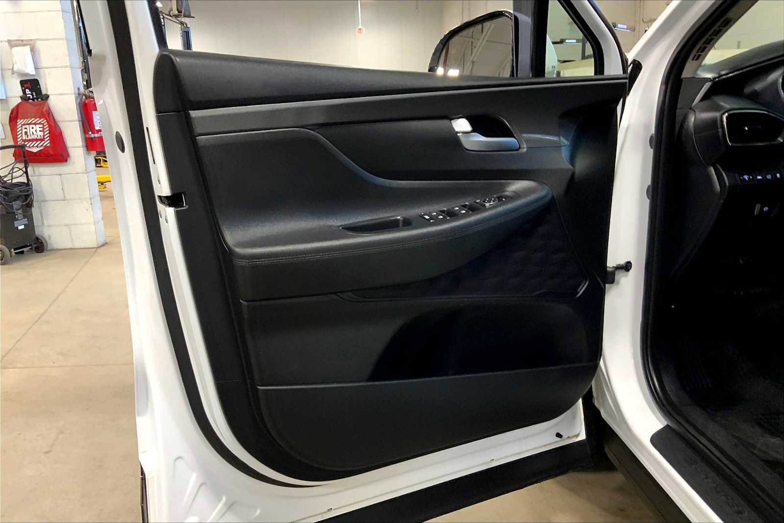 Used 2022 Hyundai Santa Fe SEL w/ Convenience Package image 21