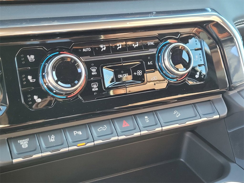 New 2026 GMC Sierra 2500 Denali Ultimate w/ Max Trailering Package image 16