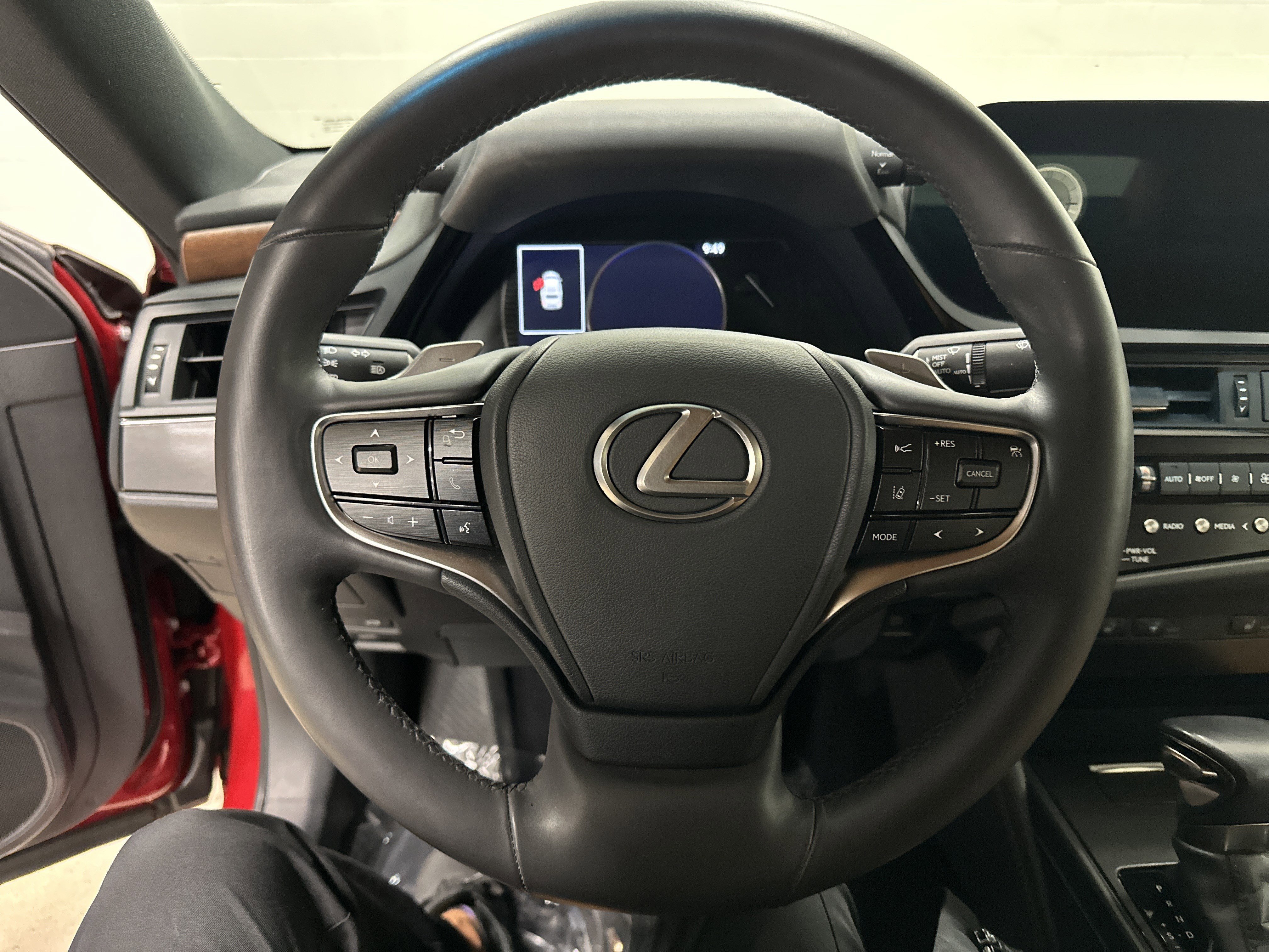 Certified 2023 Lexus ES 350 w/ Premium Package image 18