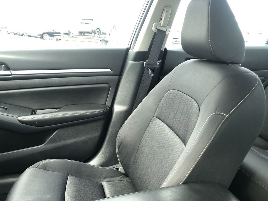 Used 2022 Nissan Altima 2.5 SV FWD image 30