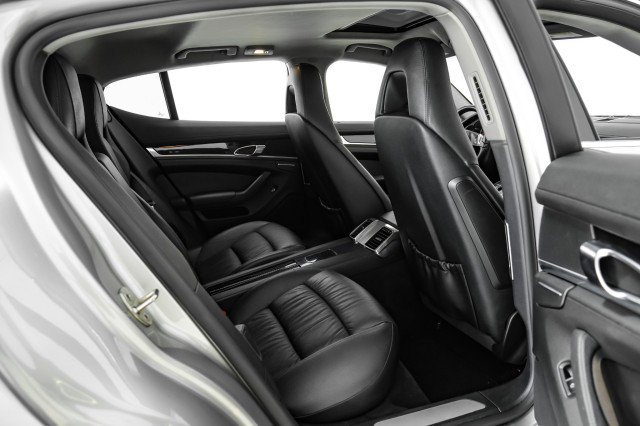 Used 2010 Porsche Panamera S image 34