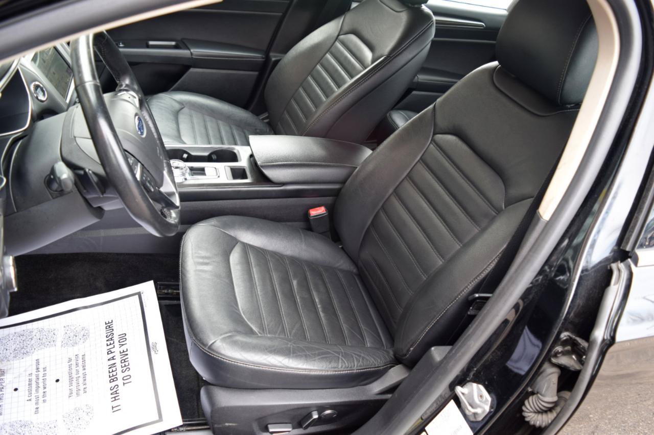 Used 2017 Ford Fusion SE w/ Fusion SE Technology Package FWD image 31