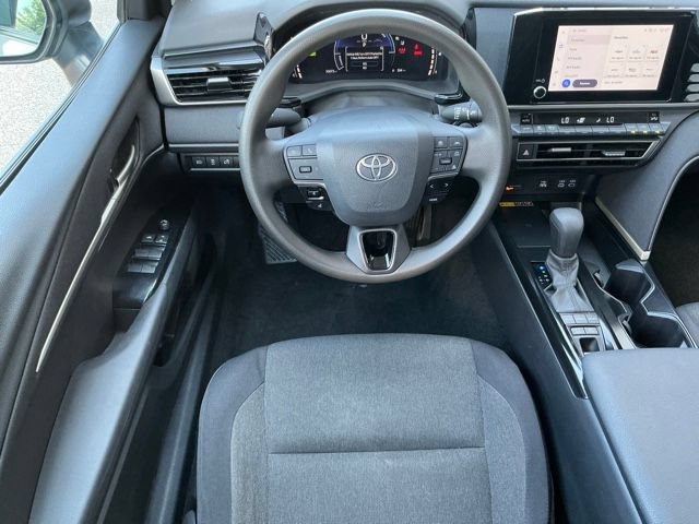 Used 2025 Toyota Camry LE FWD image 10