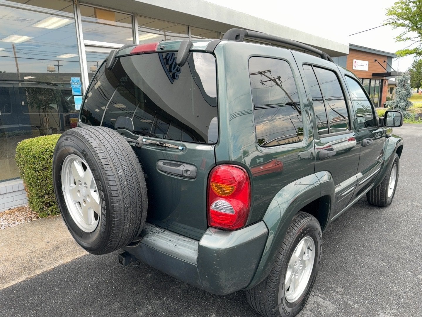 Used 2002 Jeep Liberty Limited AWD/4WD image 3