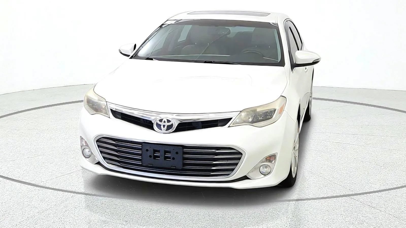 Used 2013 Toyota Avalon XLE Touring FWD image 3