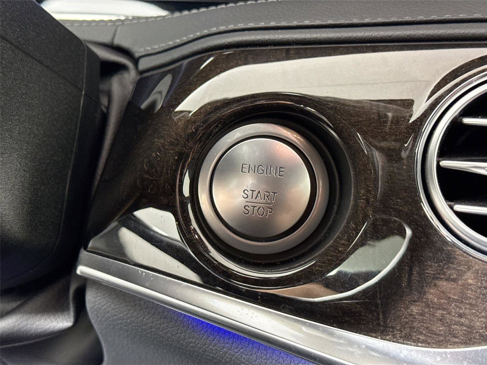 Used 2015 Mercedes-Benz S 550 Sedan image 21