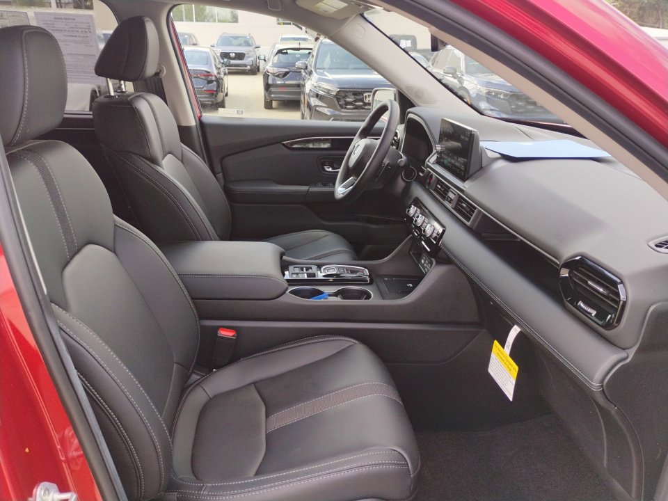 Certified 2025 Honda Pilot EX-L image 28