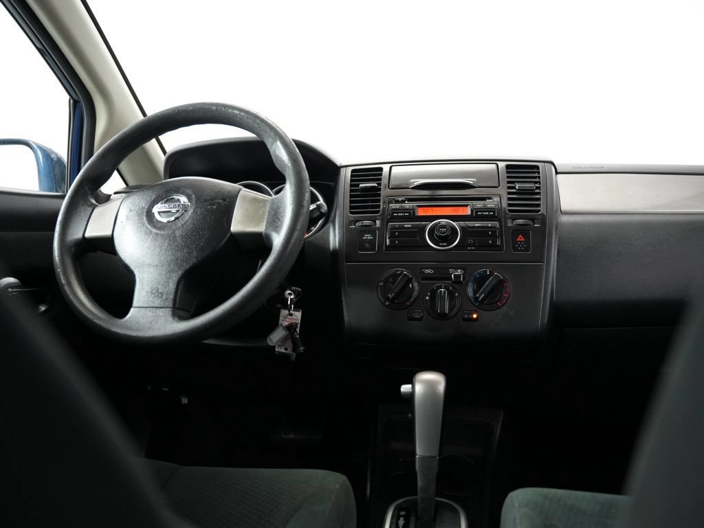 Used 2012 Nissan Versa 1.8 S FWD image 10
