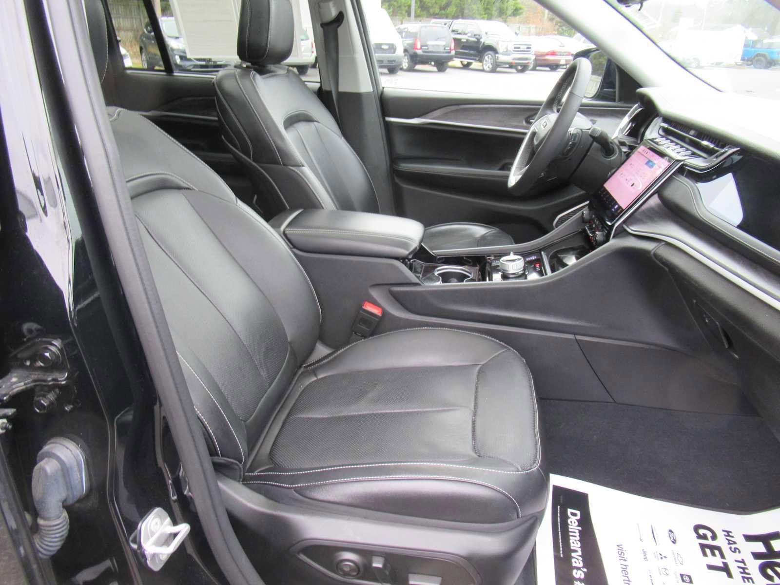 Used 2023 Jeep Grand Cherokee 4WD 4xe w/ Luxury Tech Group II image 25