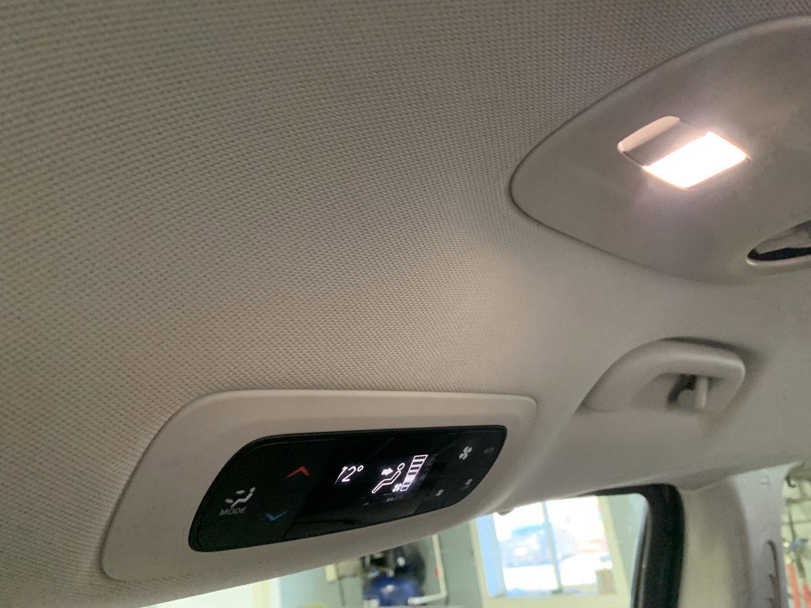 Used 2020 Chrysler Pacifica Touring-L Plus image 33