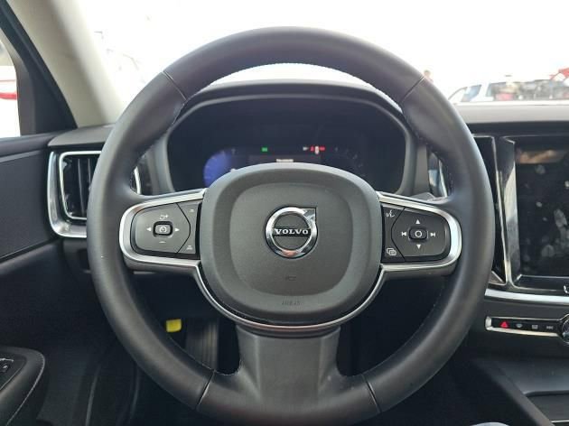 Used 2025 Volvo S60 B5 Core image 9
