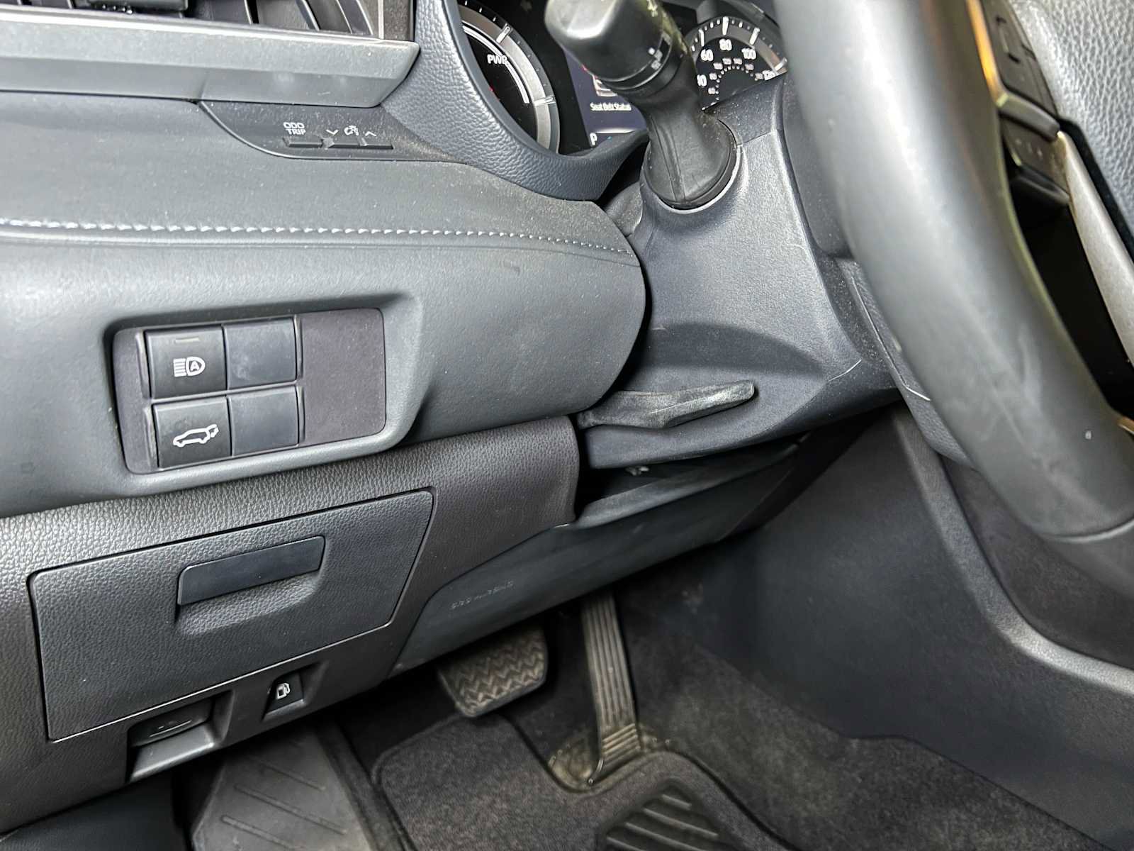 Used 2022 Toyota Highlander LE image 25