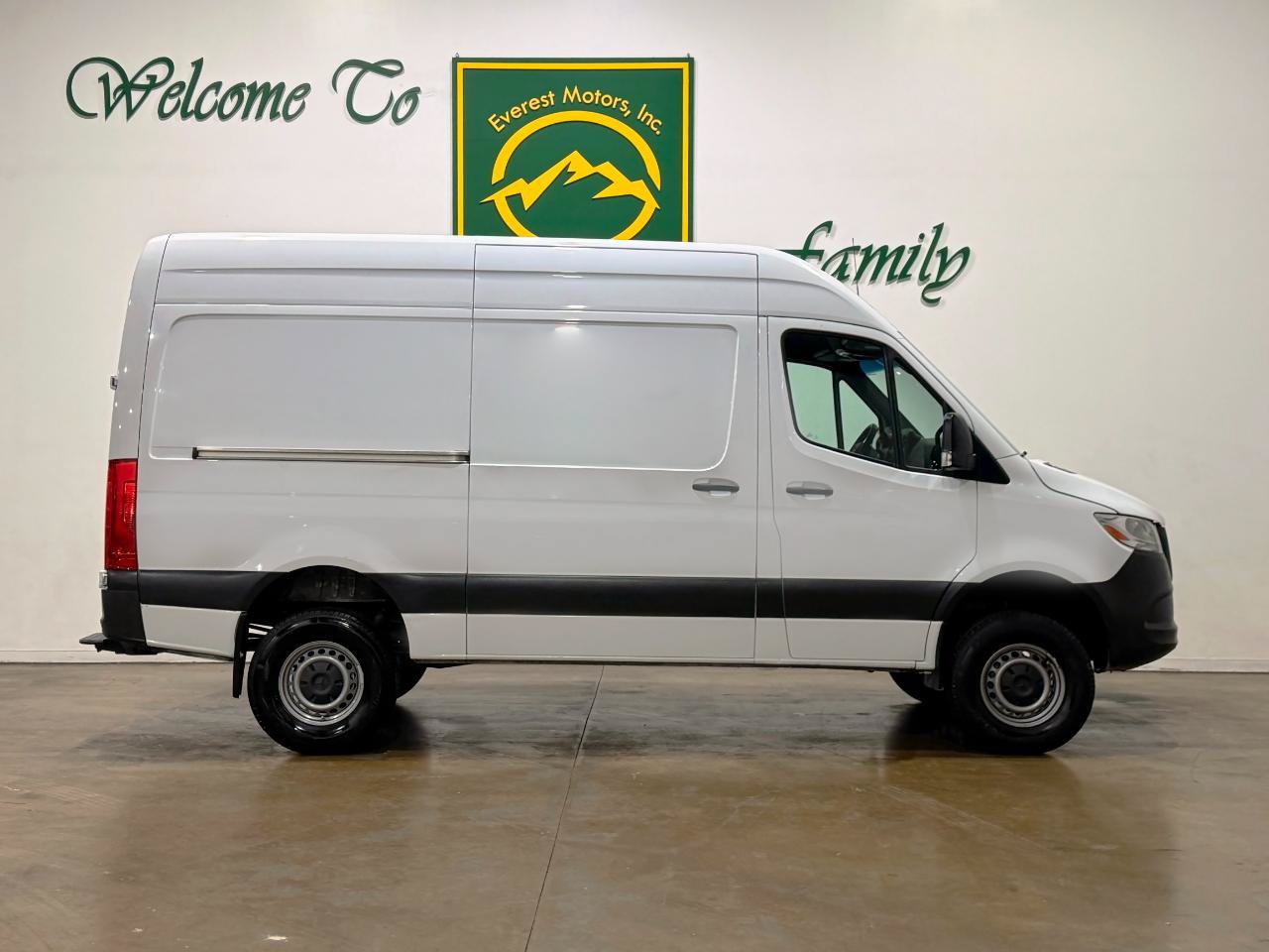Used 2022 Mercedes-Benz Sprinter 2500 image 2