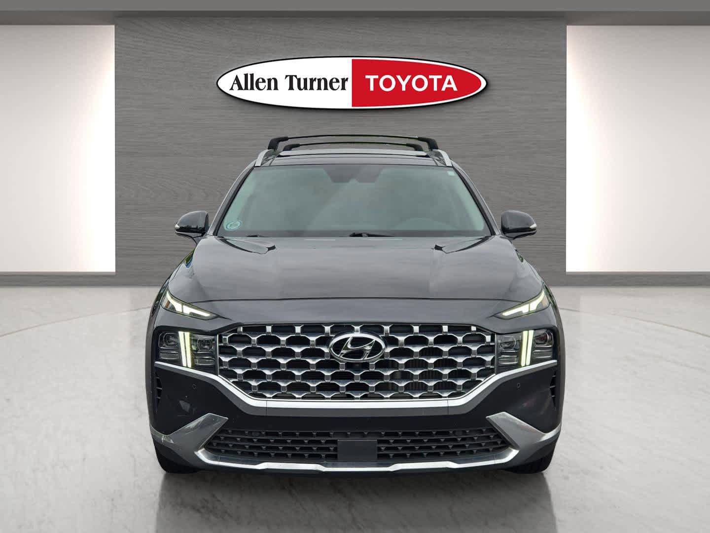 Used 2022 Hyundai Santa Fe Limited FWD image 3