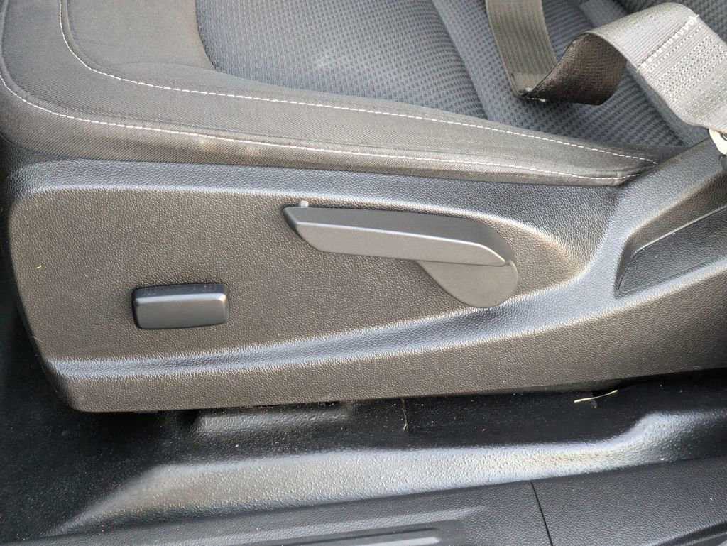 Used 2022 Chevrolet Colorado LT w/ Fleet Safety Package image 16