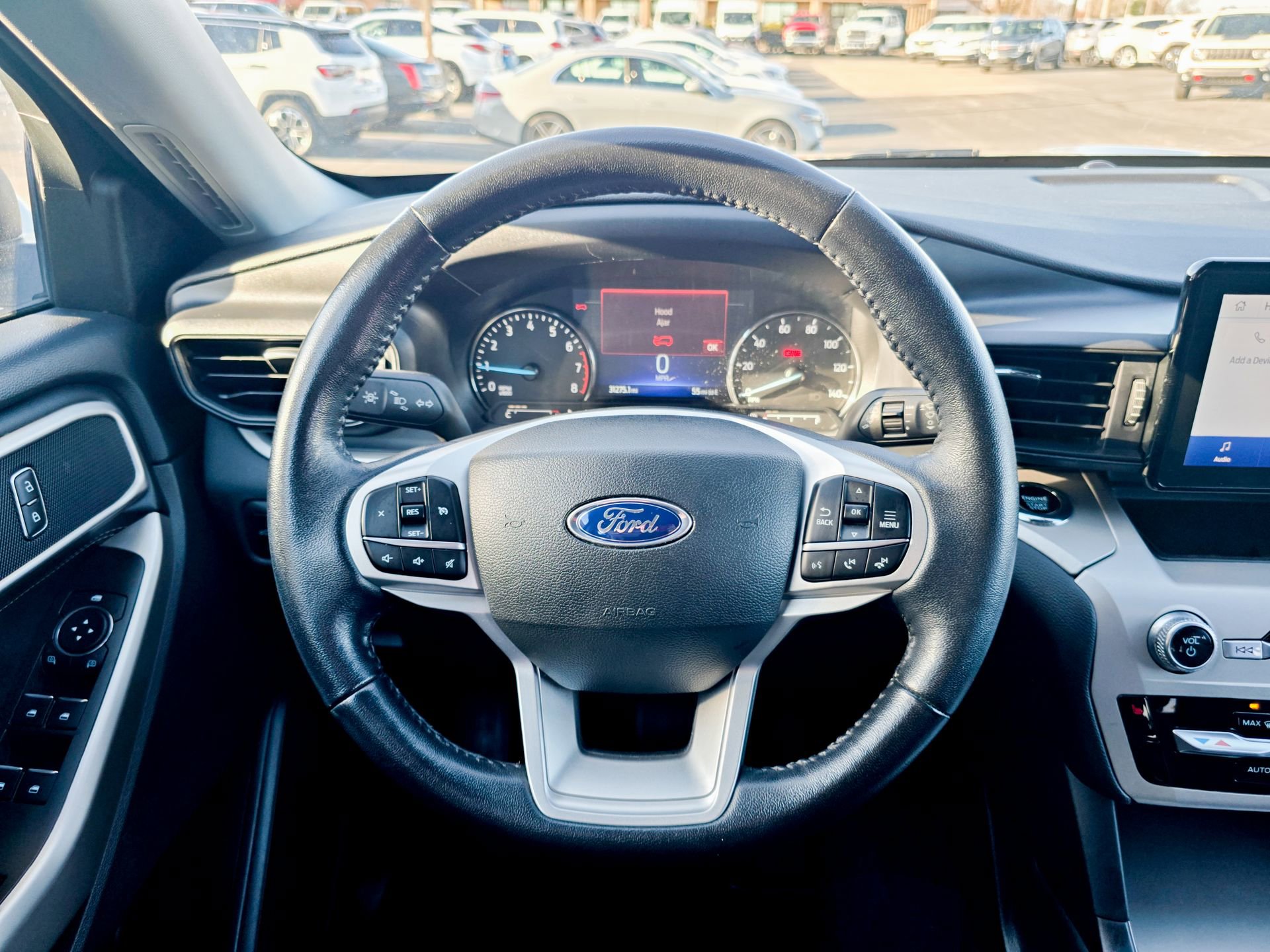 Used 2023 Ford Explorer XLT image 35