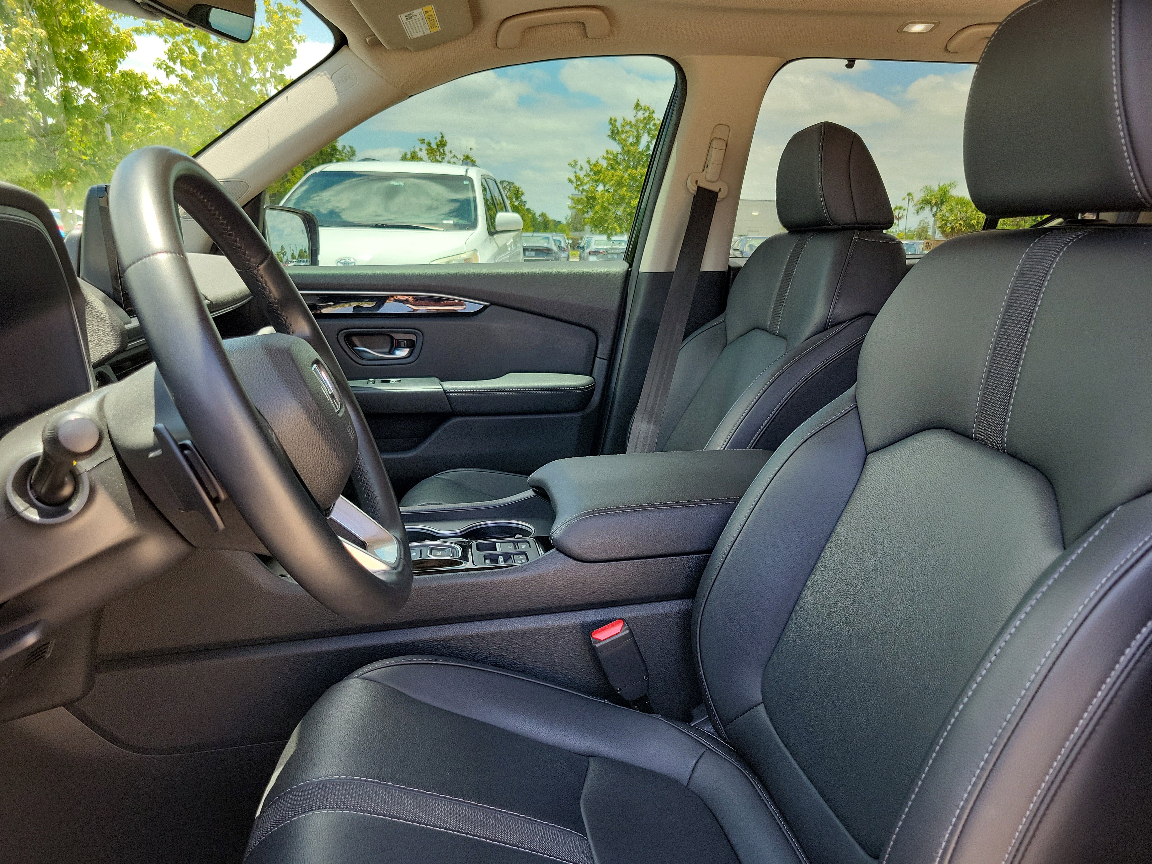 Used 2025 Honda Pilot Touring image 27