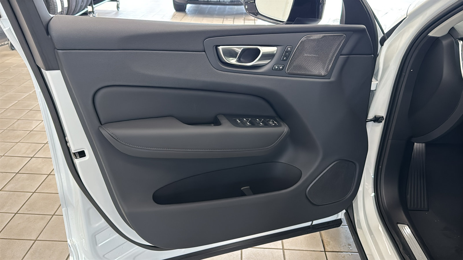 New 2026 Volvo XC60 T8 Plus w/ Protection Package Premier AWD/4WD image 21