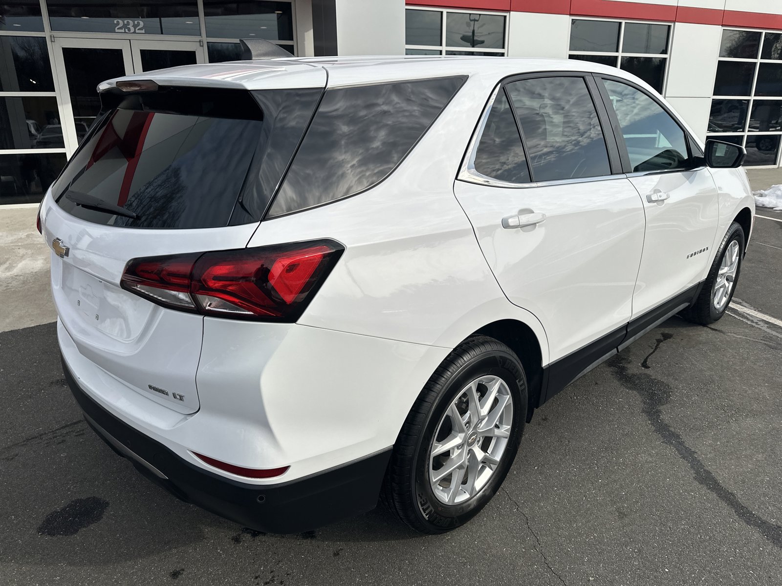 Used 2024 Chevrolet Equinox LT image 8