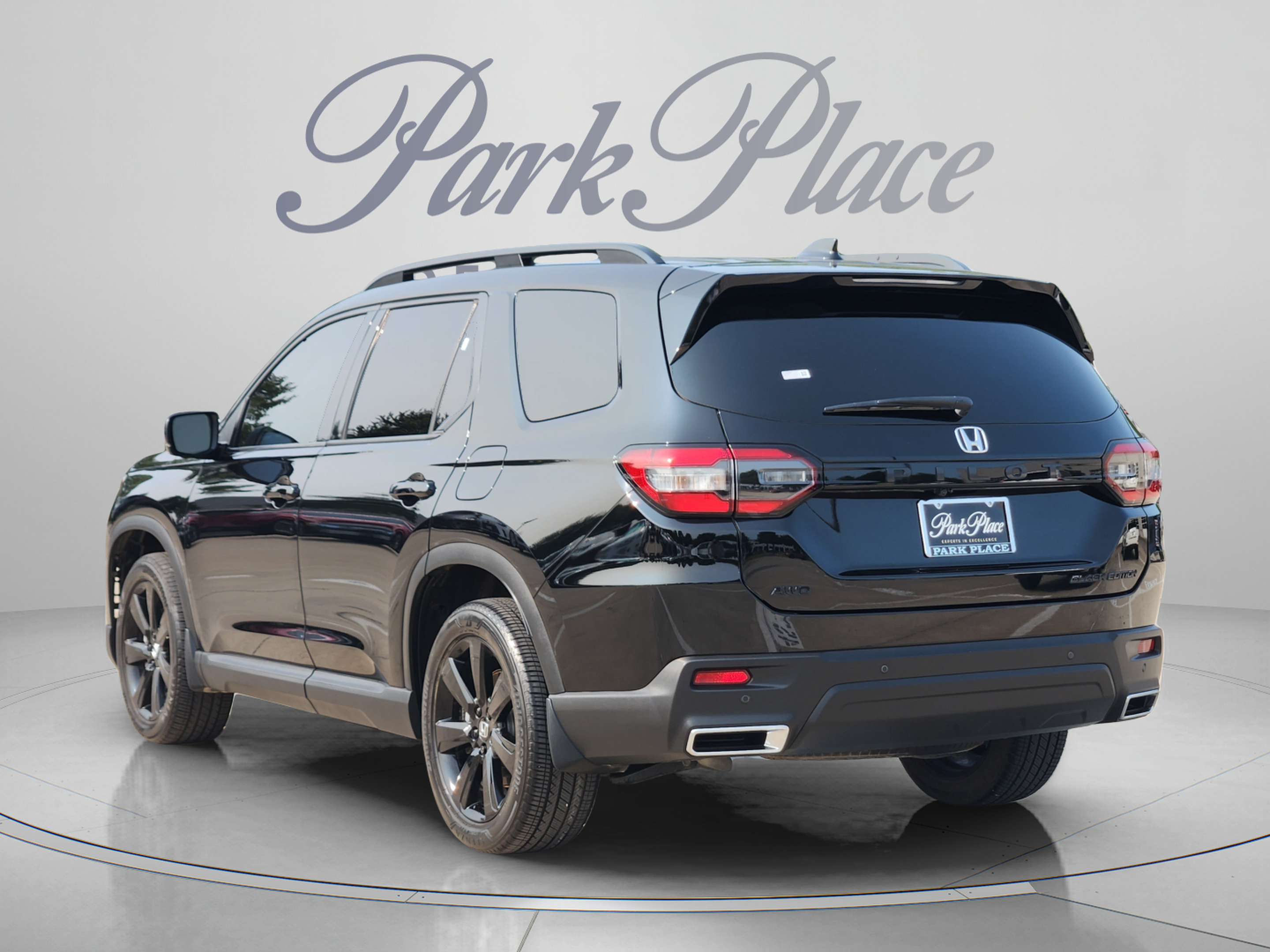 Used 2025 Honda Pilot Black Edition image 3