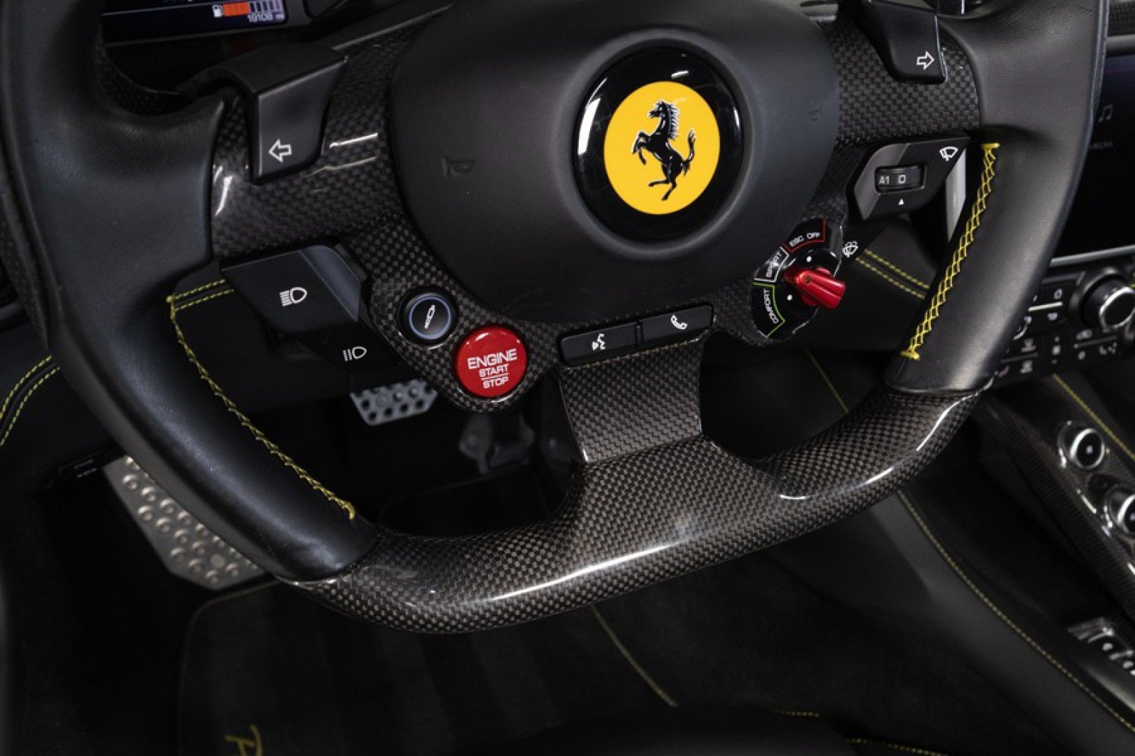 Used 2020 Ferrari Portofino RWD image 26