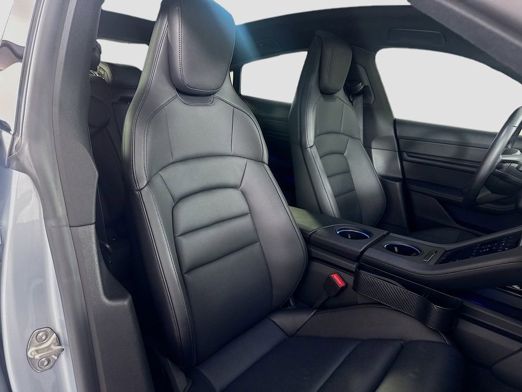 Used 2024 Porsche Taycan image 28