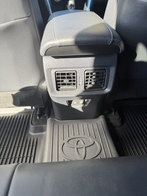 Certified 2021 Toyota Venza Limited image 40