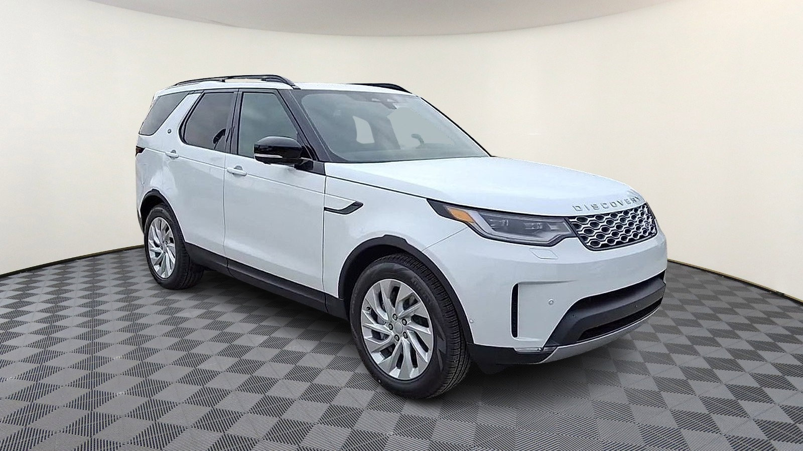Certified 2025 Land Rover Discovery S AWD/4WD image 2