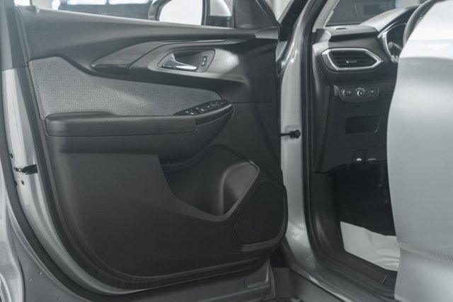 Used 2023 Chevrolet TrailBlazer LT image 38