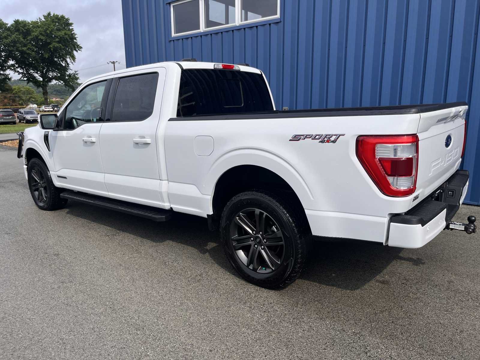 Used 2022 Ford F150 Lariat w/ Equipment Group 502A High AWD/4WD image 4