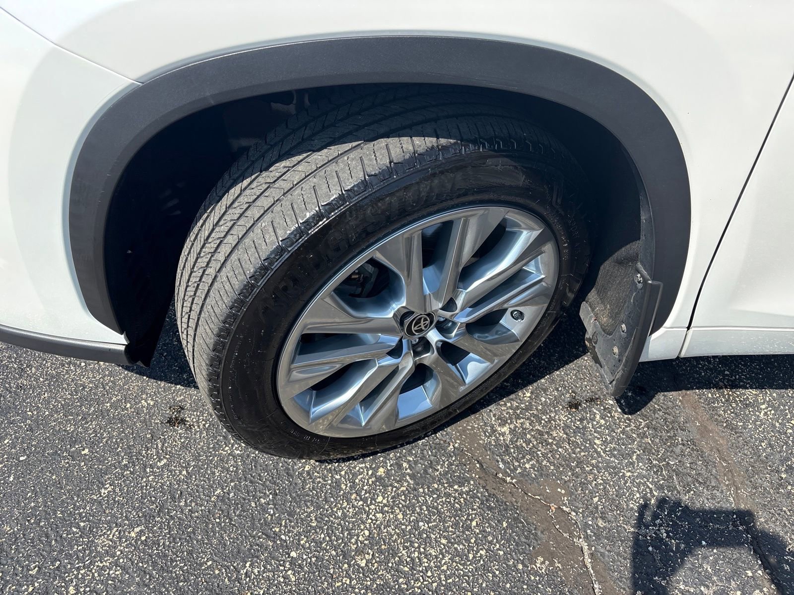 Used 2020 Toyota Highlander Limited image 25