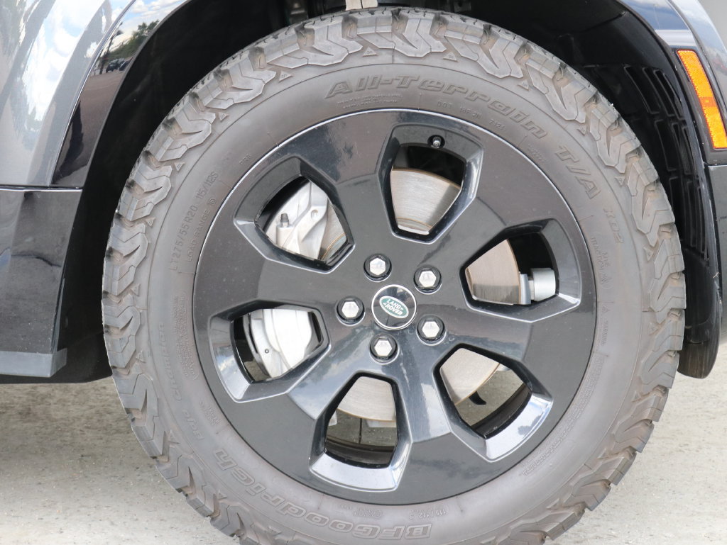 Used 2023 Land Rover Defender 110 X-Dynamic SE AWD/4WD image 47