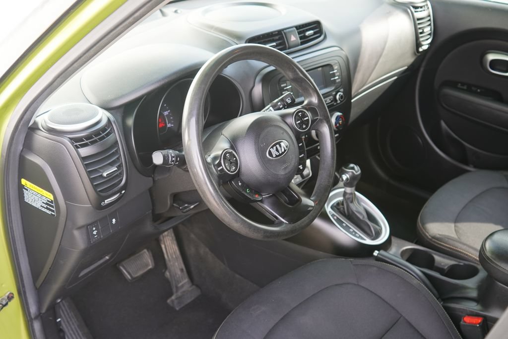 Used 2016 Kia Soul + FWD image 11