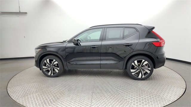 Certified 2024 Volvo XC40 B5 Plus w/ Protection Package Premier image 5