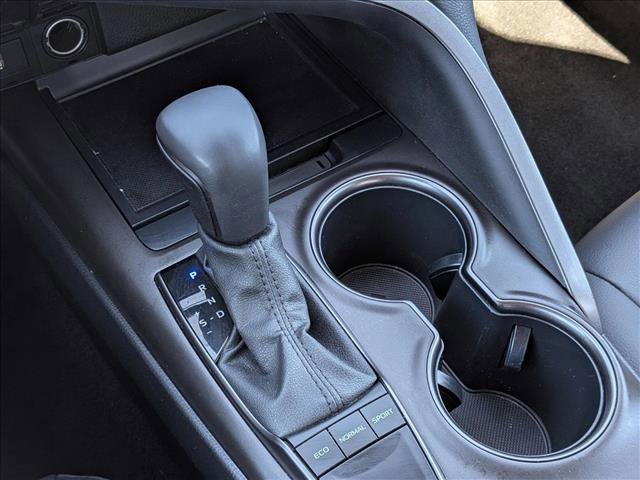 Used 2022 Toyota Camry SE FWD image 12